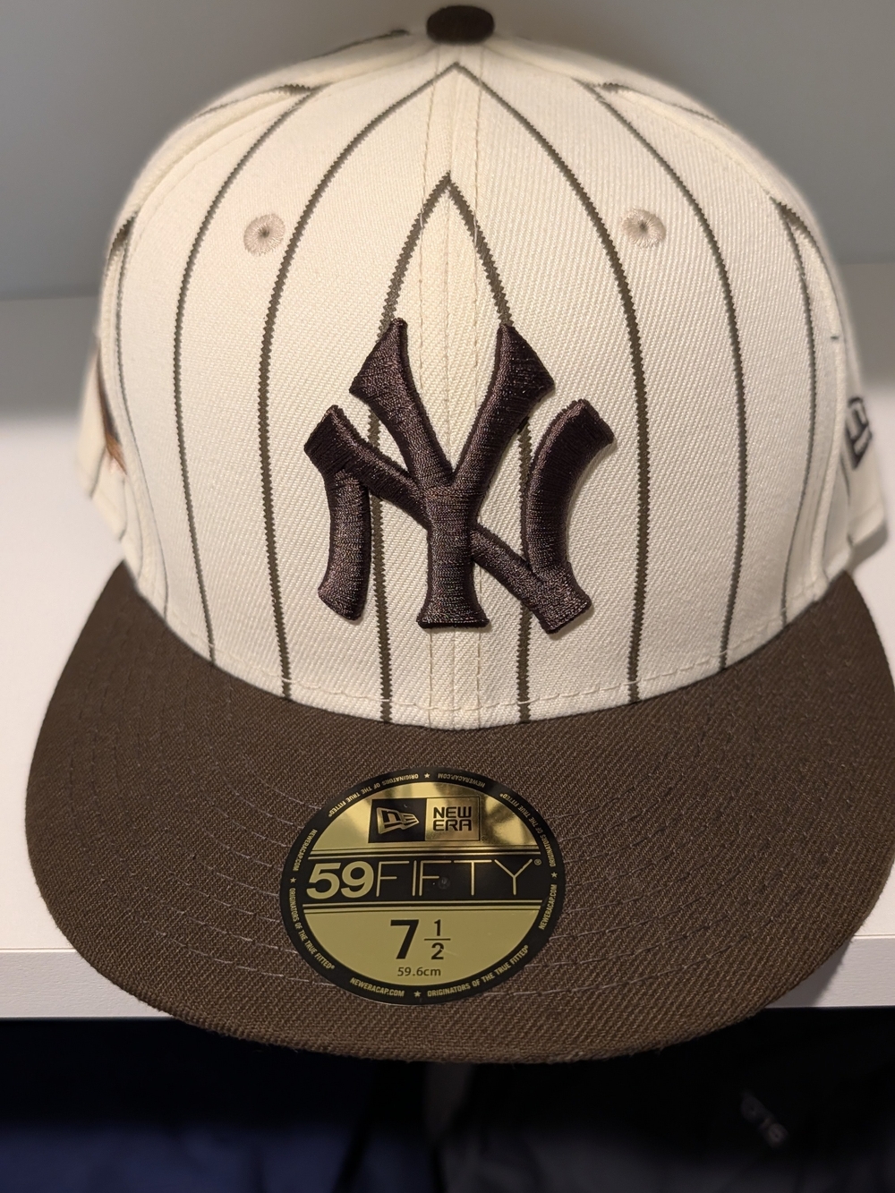 New Era Pinstripe Yankees 59FIFTY Cap in Cream and Brown 7 1/2